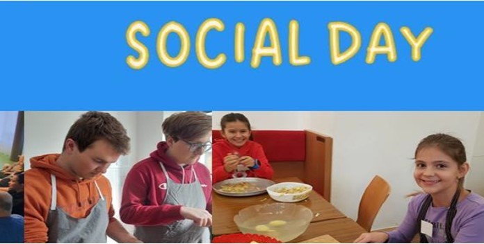 Banner Socialday mit Schriftzug der Veranstaltung in gelb auf blauem Hintergrund und zwei Fotos mit Jugendlichen