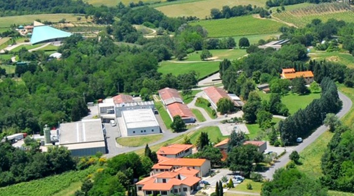 Blick auf die Modellsiedlung Loppiano der Fokolar-Bewegung aus der Vogelperspektive